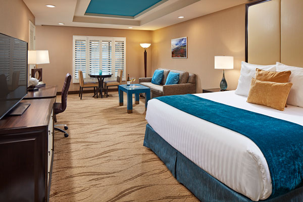 Overview of the empress suite King room
